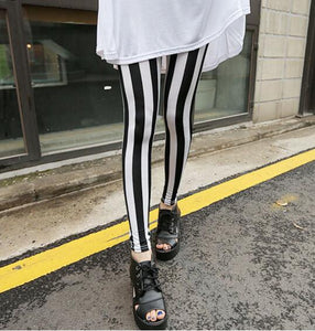 CUHAKCI Women Graffiti Floral Patterned Print Leggings
