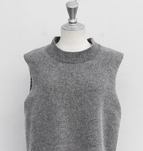 Load image into Gallery viewer, RUGOD Women Sleeveless O-Neck Knitted Vest
