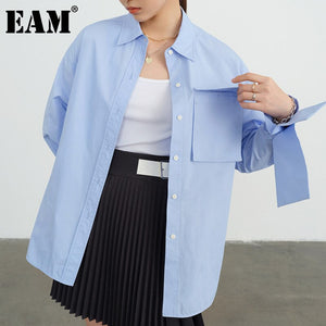 [EAM] Women Big Size Pocket Irregular Blue Long Sleeve Shirt